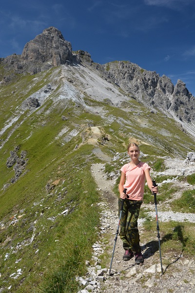 007.Stubai tall_cestou na Hoher Burgstall 2611m v pozadi_m.jpg